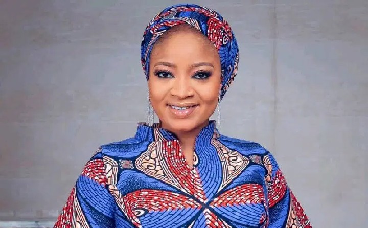 Community,Trending community,New Community,Nigerianphotographer,Career,Nigerianmusic,Movies & TV,Entertainment,Makeupartistinnigeria