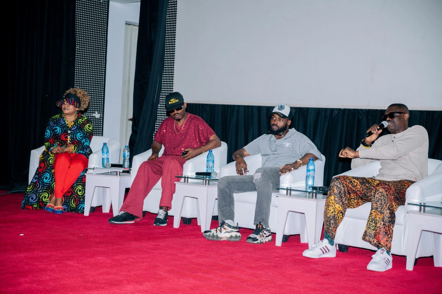 Community,Trending community,New Community,Nigerianphotographer,Career,Nigerianmusic,Movies & TV,Entertainment,Makeupartistinnigeria