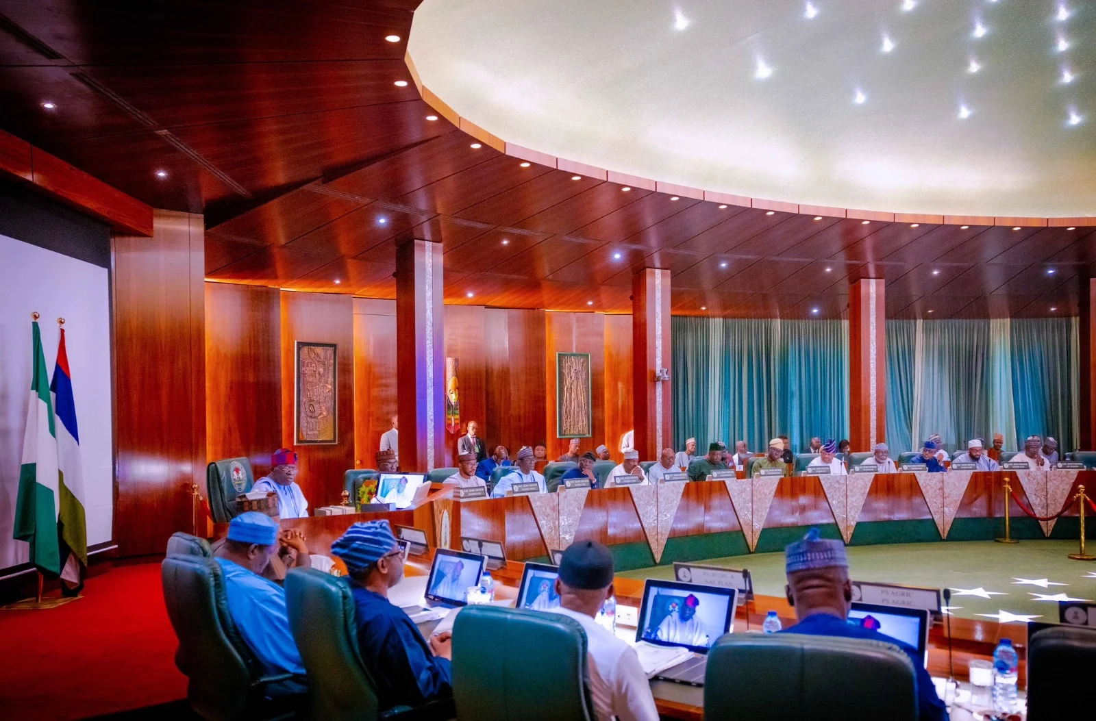 Development,Community,Trending community,Environment,Energy,Investment,Career,Nigerianfood,nigerianecommerce,nigerianstartup,lagosshopper,online business community in Nigeria