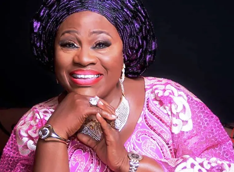 Community,Trending community,New Community,Nigerianphotographer,Career,Nigerianmusic,Movies & TV,Entertainment,Makeupartistinnigeria