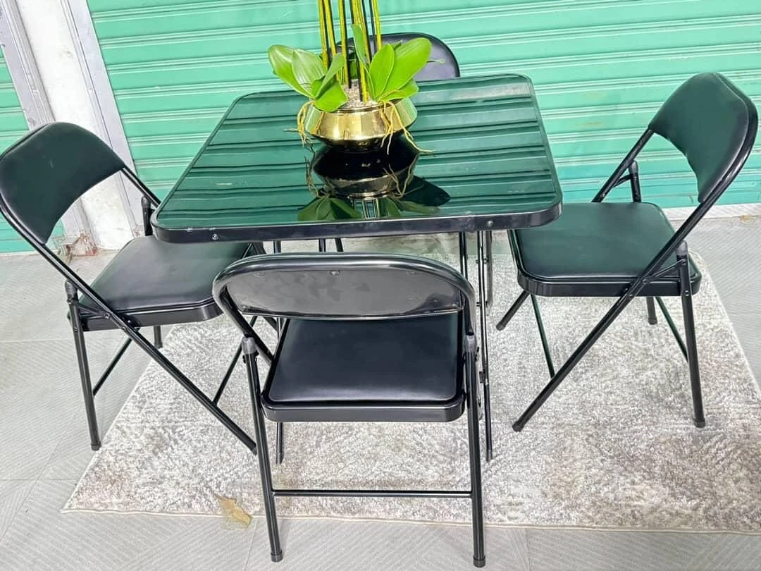 Foldable Table and Foldable Padded Chairs
