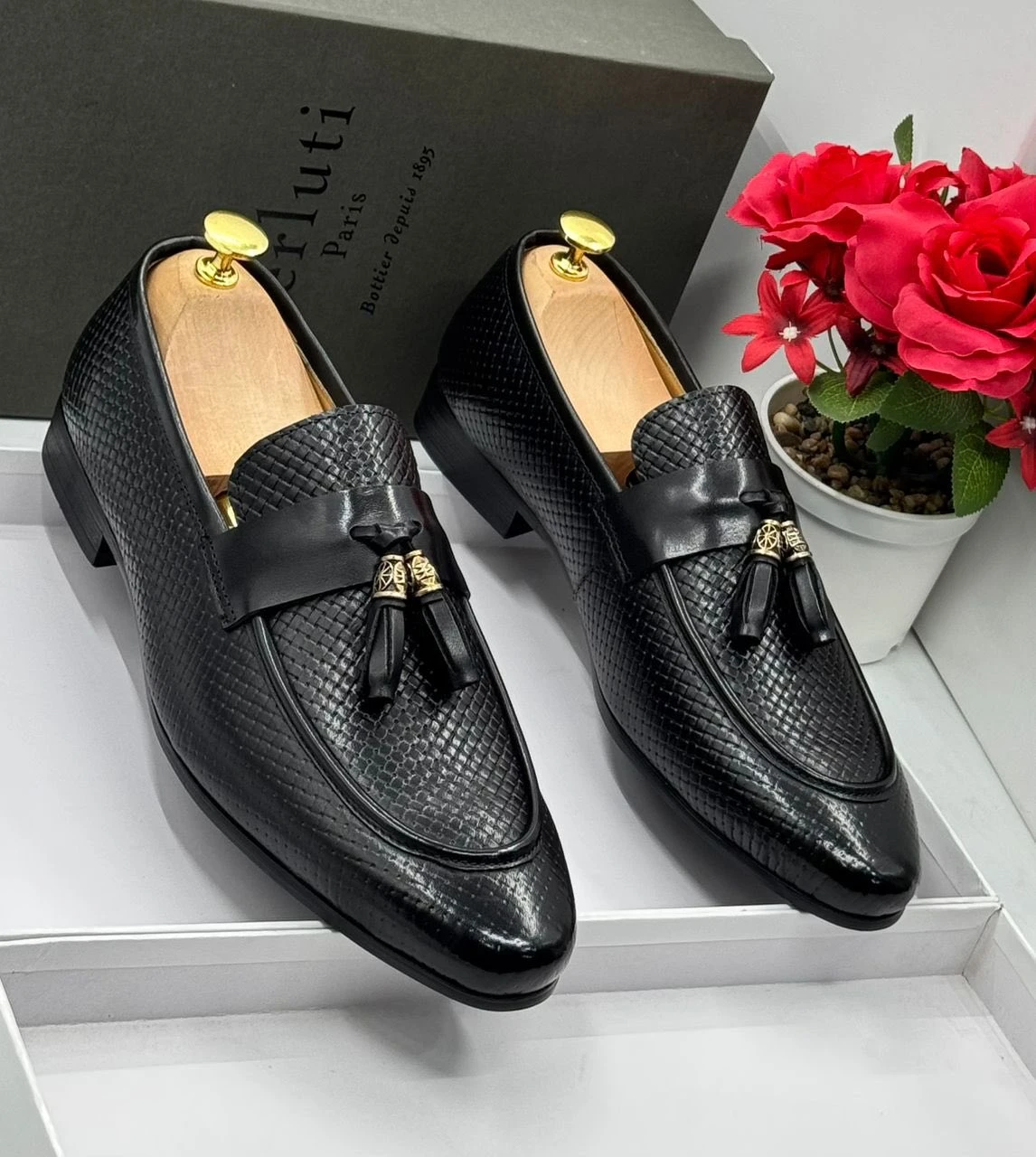 Dual-Textured Tassel Embossed Moccasin