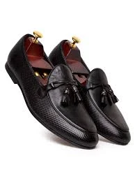 Dual-Textured Tassel Embossed Moccasin