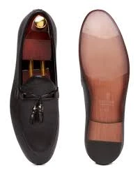 Dual-Textured Tassel Embossed Moccasin