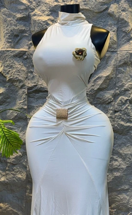 Stylish Detailed Brooch Dress