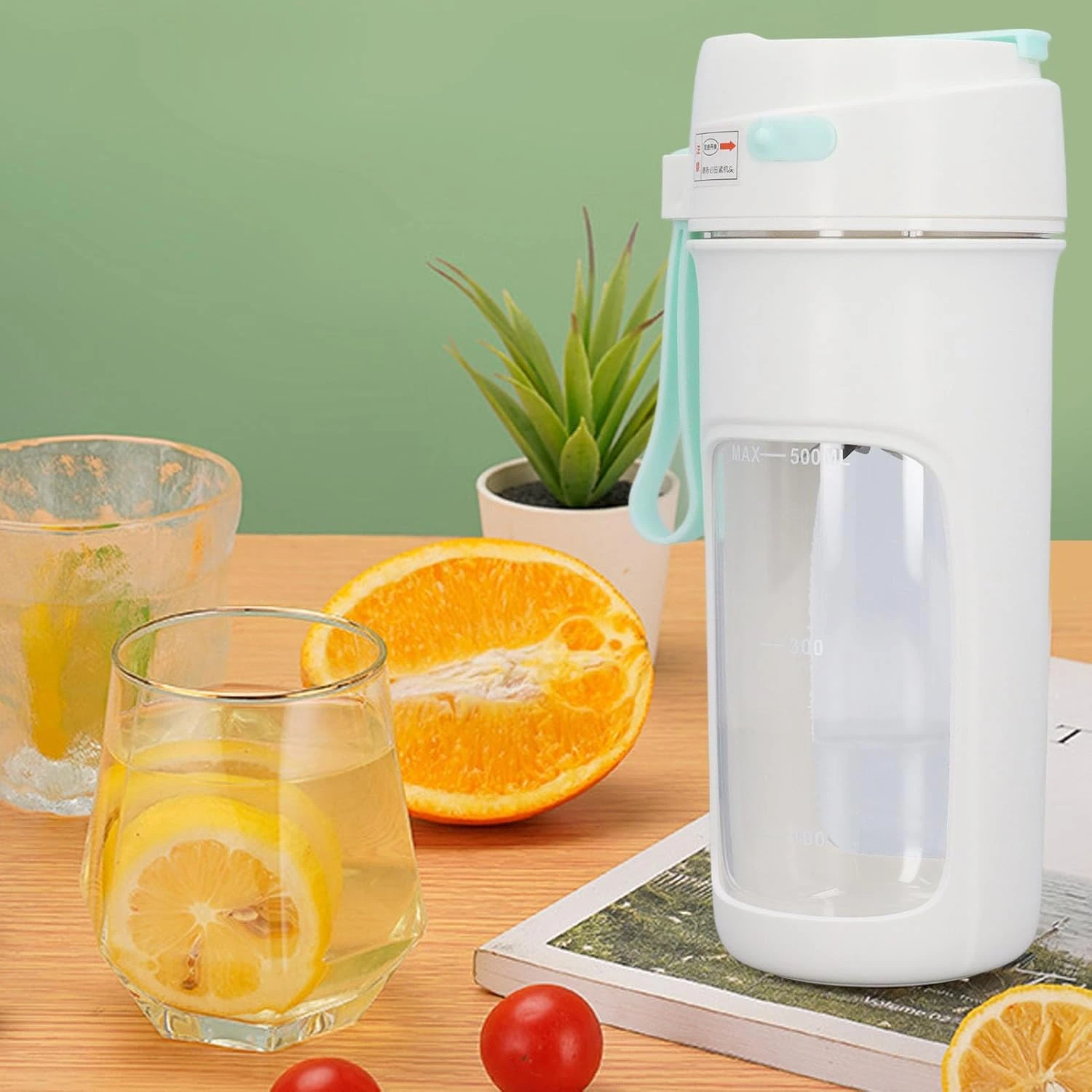 500ml Portable Blender Cup Travel Blender Cup Miniature Juicer Cup Automatic USB Rechargeable Blender Cup with Straw for Shakes Smoothies Juice