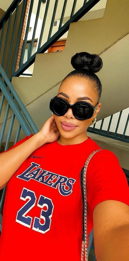 Los Angeles Lakers Men's Nike Dri-fit NBA #23 T-Shirt