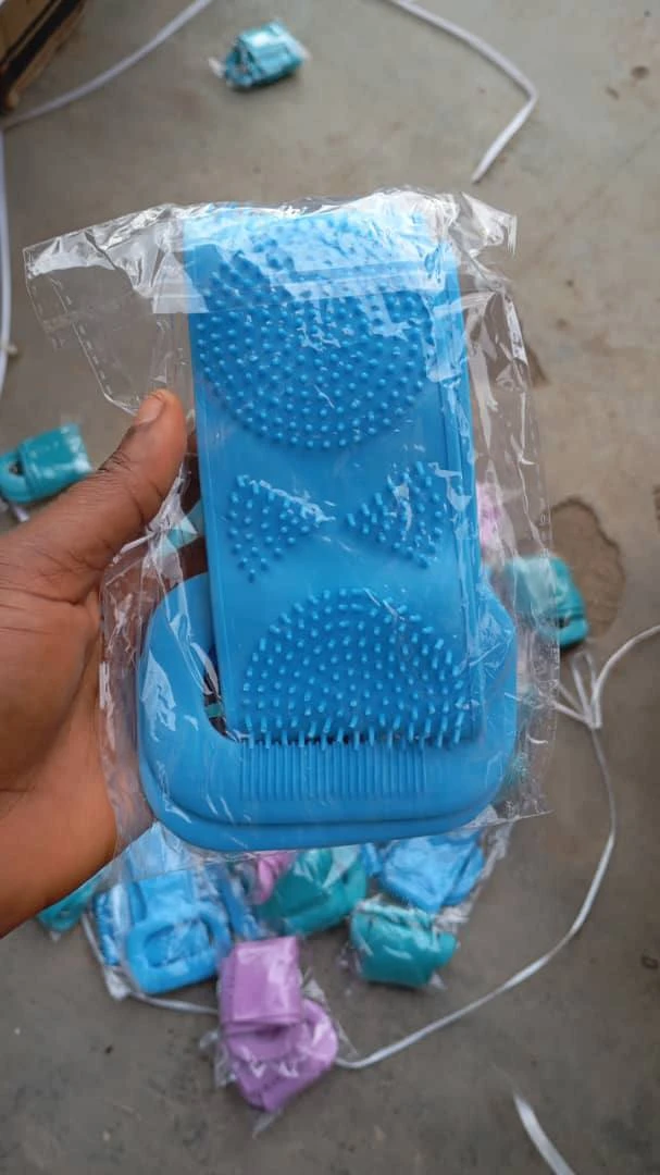 70CM DOUBLE-SIDED SILICONE BODY SPONGE/ BACK SCRUBBER