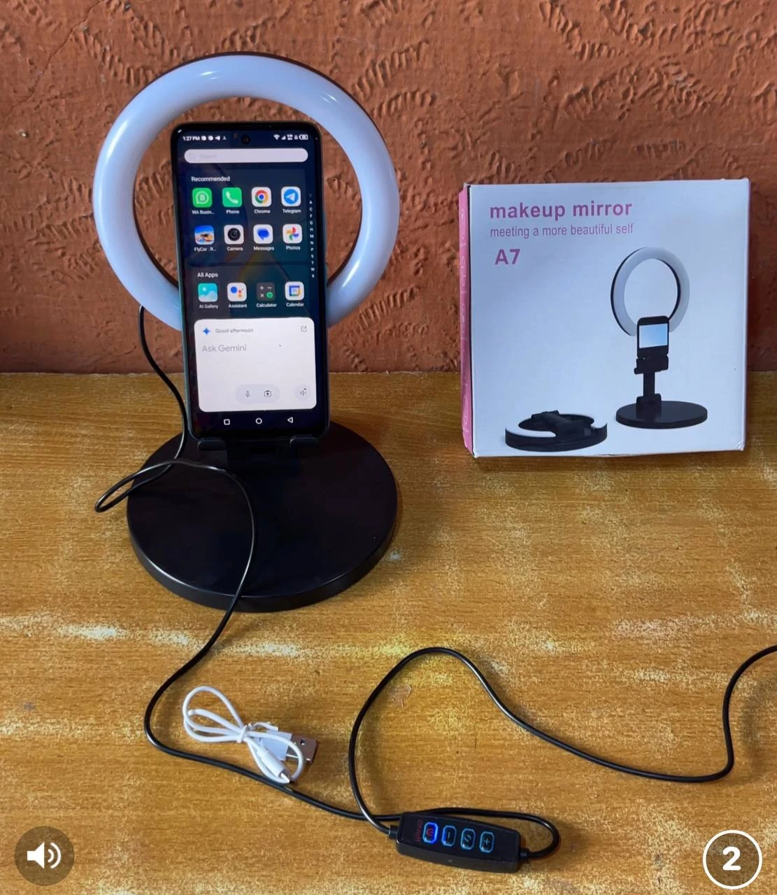 TABLETOP PHONE HOLDER & RINGLIGHT WITH MAKEUP MIRROR