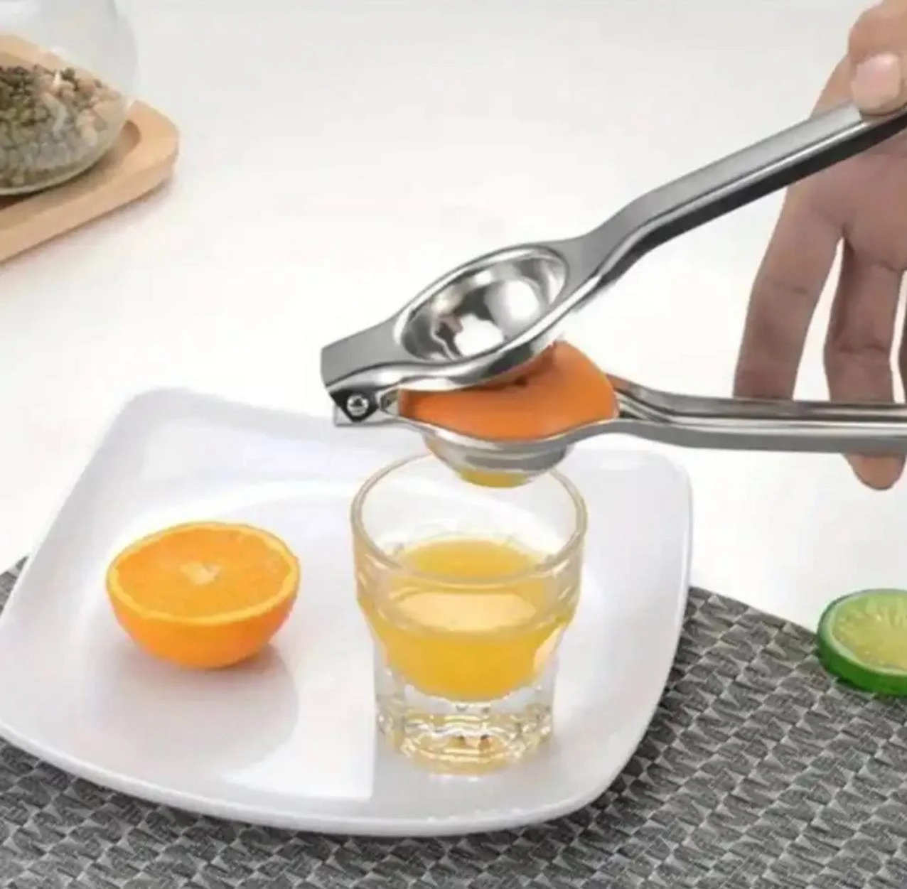 STAINLESS STEEL HAND MANUAL LEMON JUICER/SQUEEZER