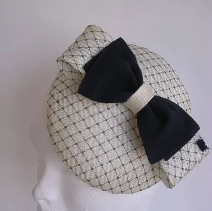 FASCINATOR/HEADPIECE