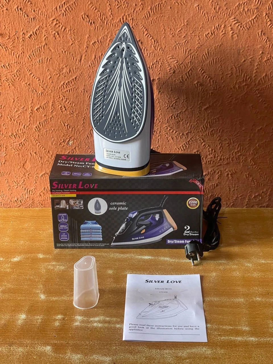 SILVER LOVE 2200W ADVANCED TECH CERAMIC SOLEPLATE STEAM IRON (CY-658)