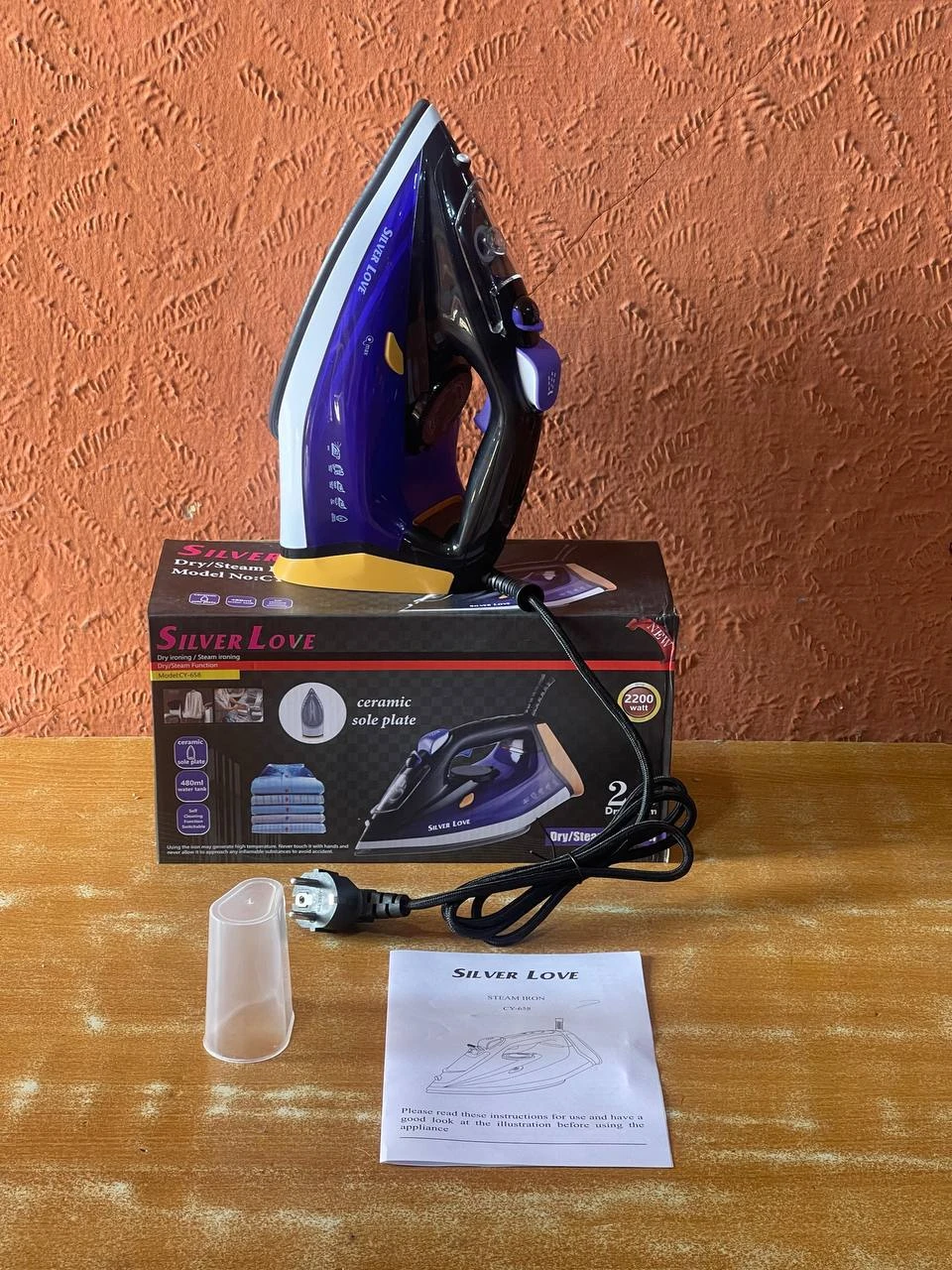 SILVER LOVE 2200W ADVANCED TECH CERAMIC SOLEPLATE STEAM IRON (CY-658)