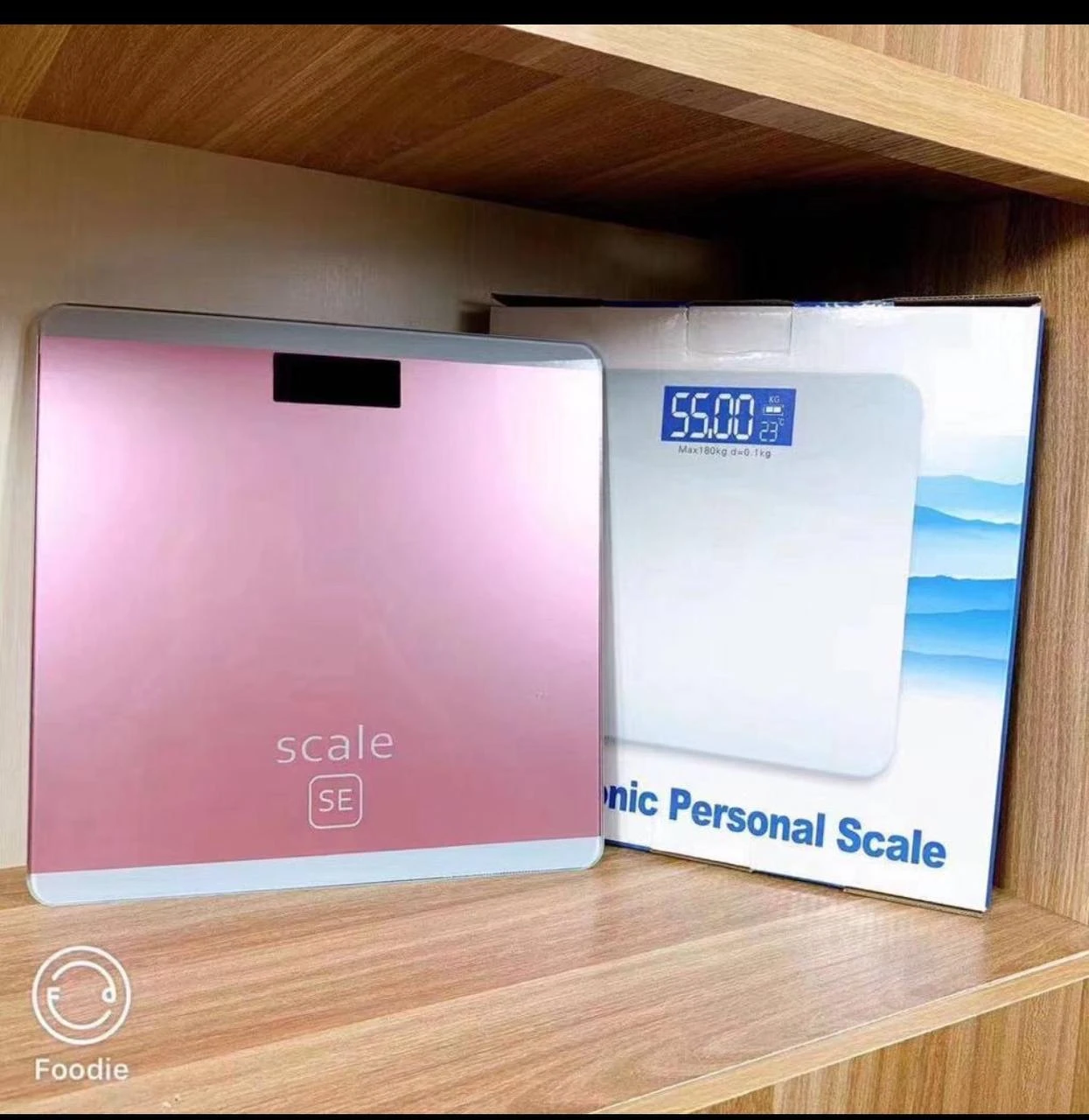 BATTERY-OPERATED DIGITAL WEIGHING SCALE