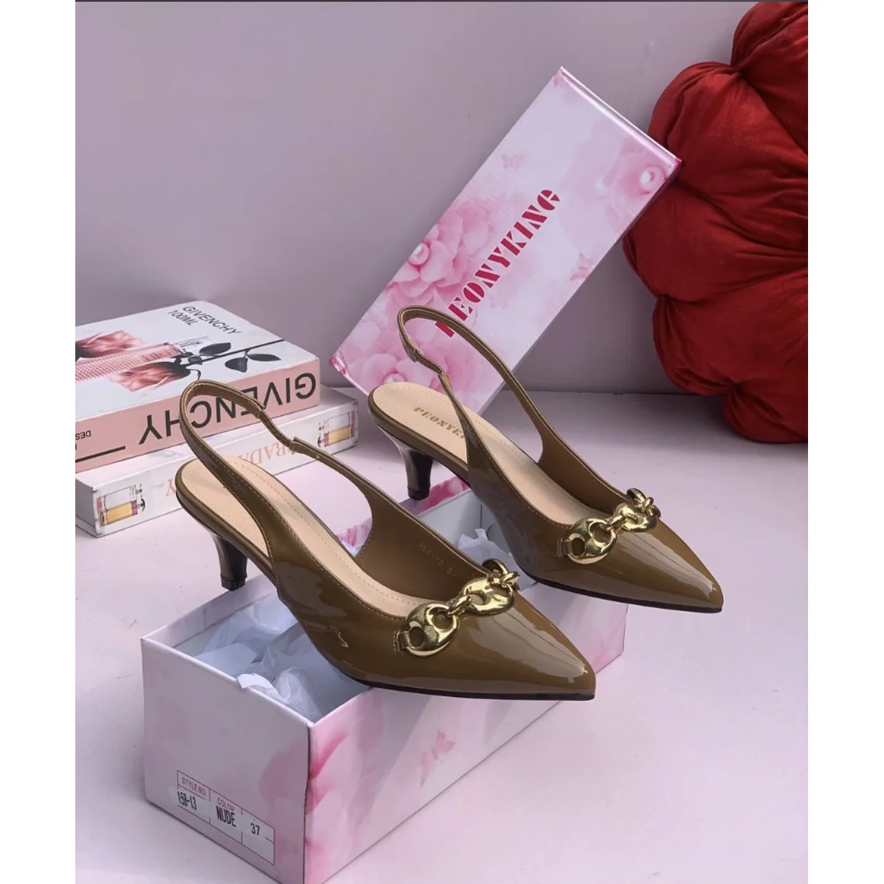 Chic and Sophisticated Women's Footwear (Chic, Sophisticated, Durable, Trendy, Classy)