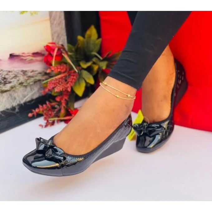 Wedge Cover Shoe -Black