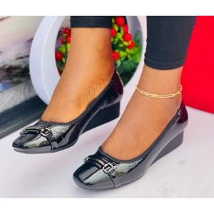 Wedge Cover Shoe -Black